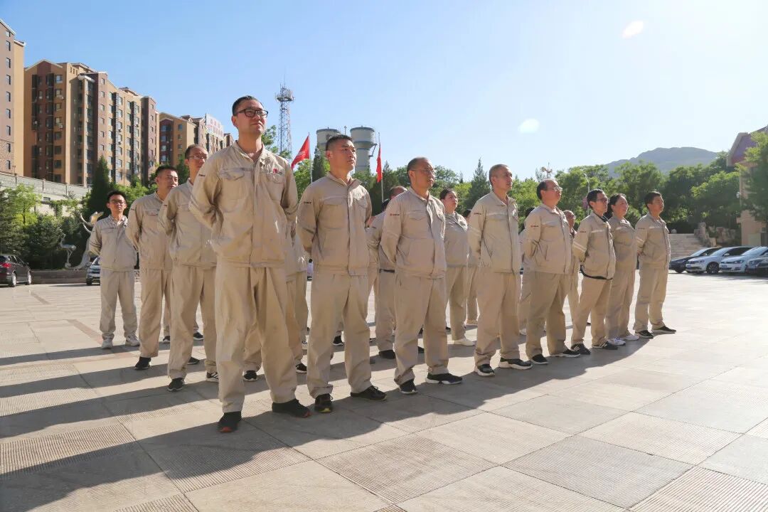 包含关键时刻，全队备战迎接挑战的词条