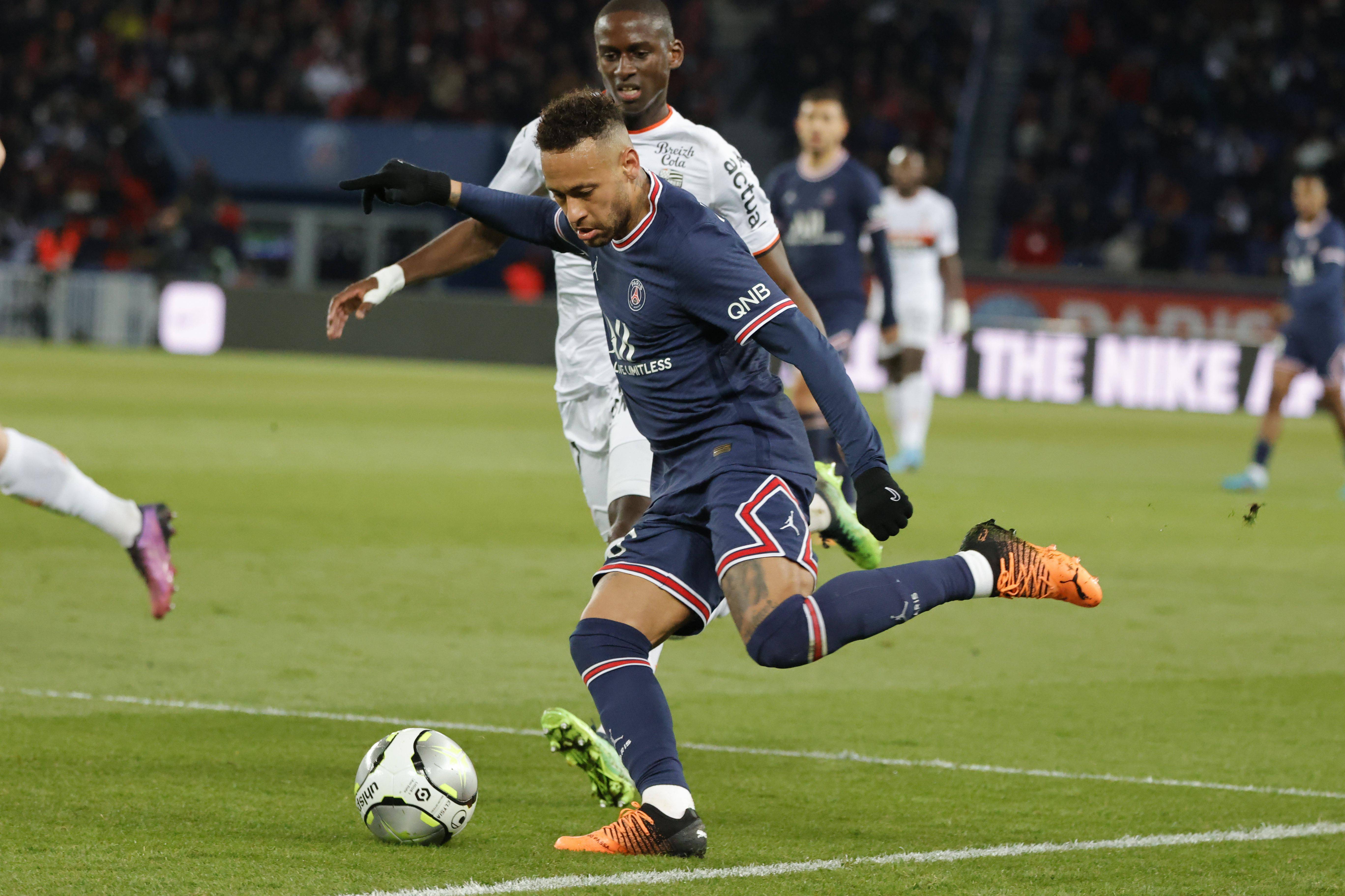 开云sport-足球比赛中的精彩瞬间耐人寻味