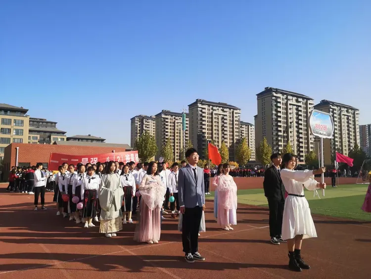 包含田径队主教练发声,誓言带队登顶的词条 包含田径队主教练发声,誓言带队登顶的词条