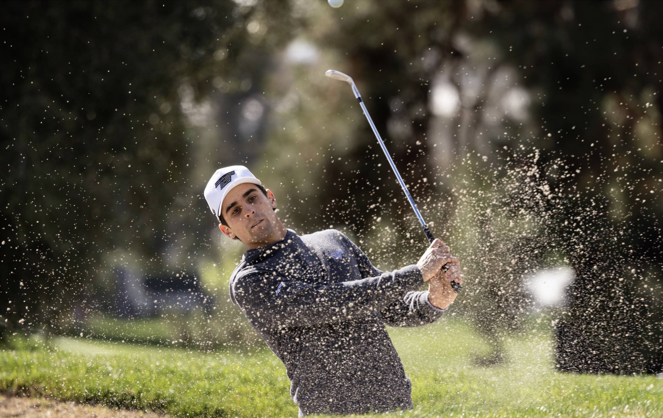 开云平台-球星爆发！高尔夫赛场再现神级操作