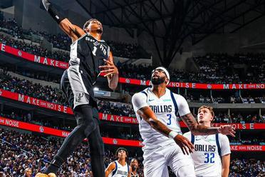 开云sport-马刺鏖战四川队，浓眉哥扛起全队的简单介绍