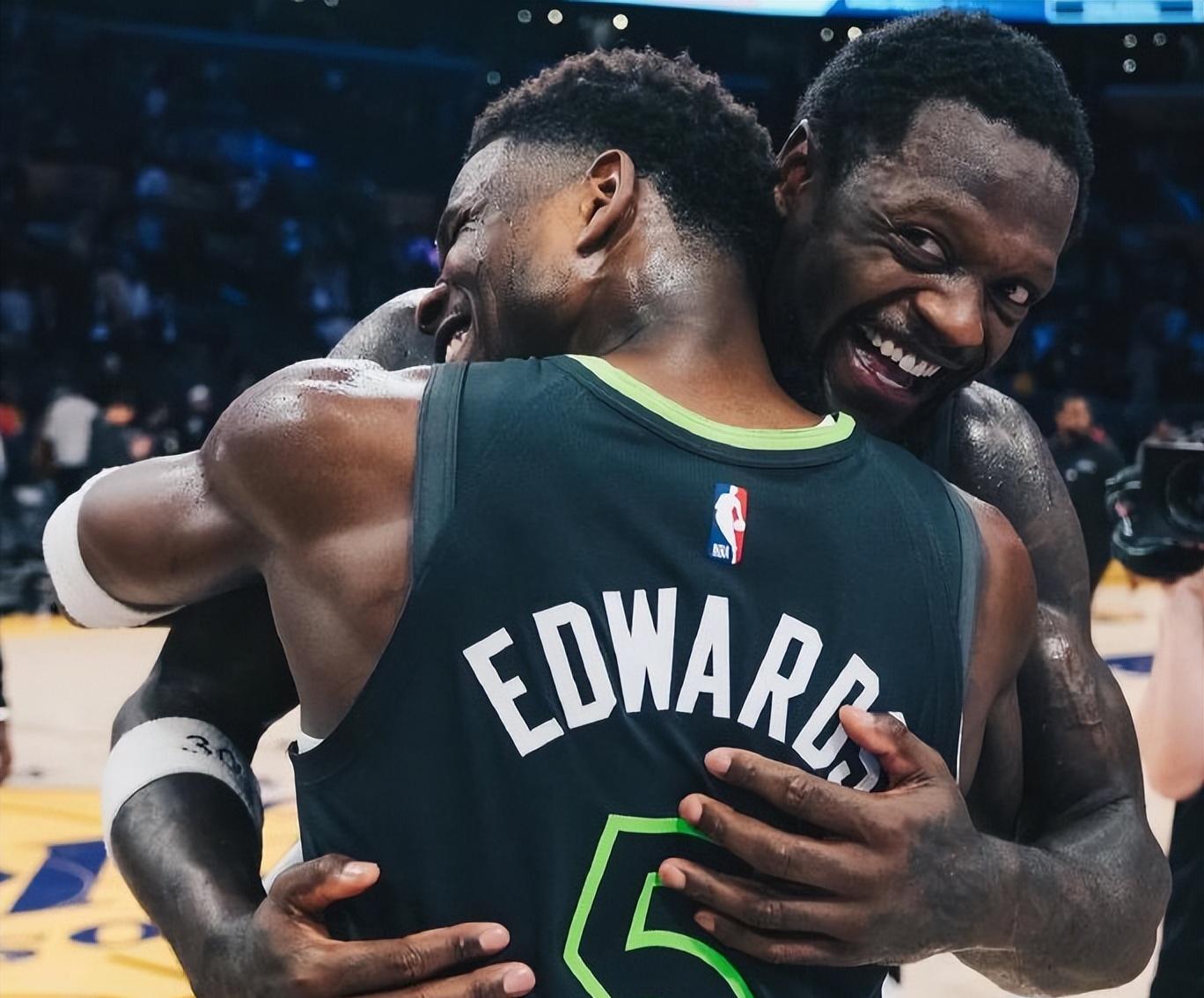 新疆队碾压尼克斯，布伦森刷新纪录