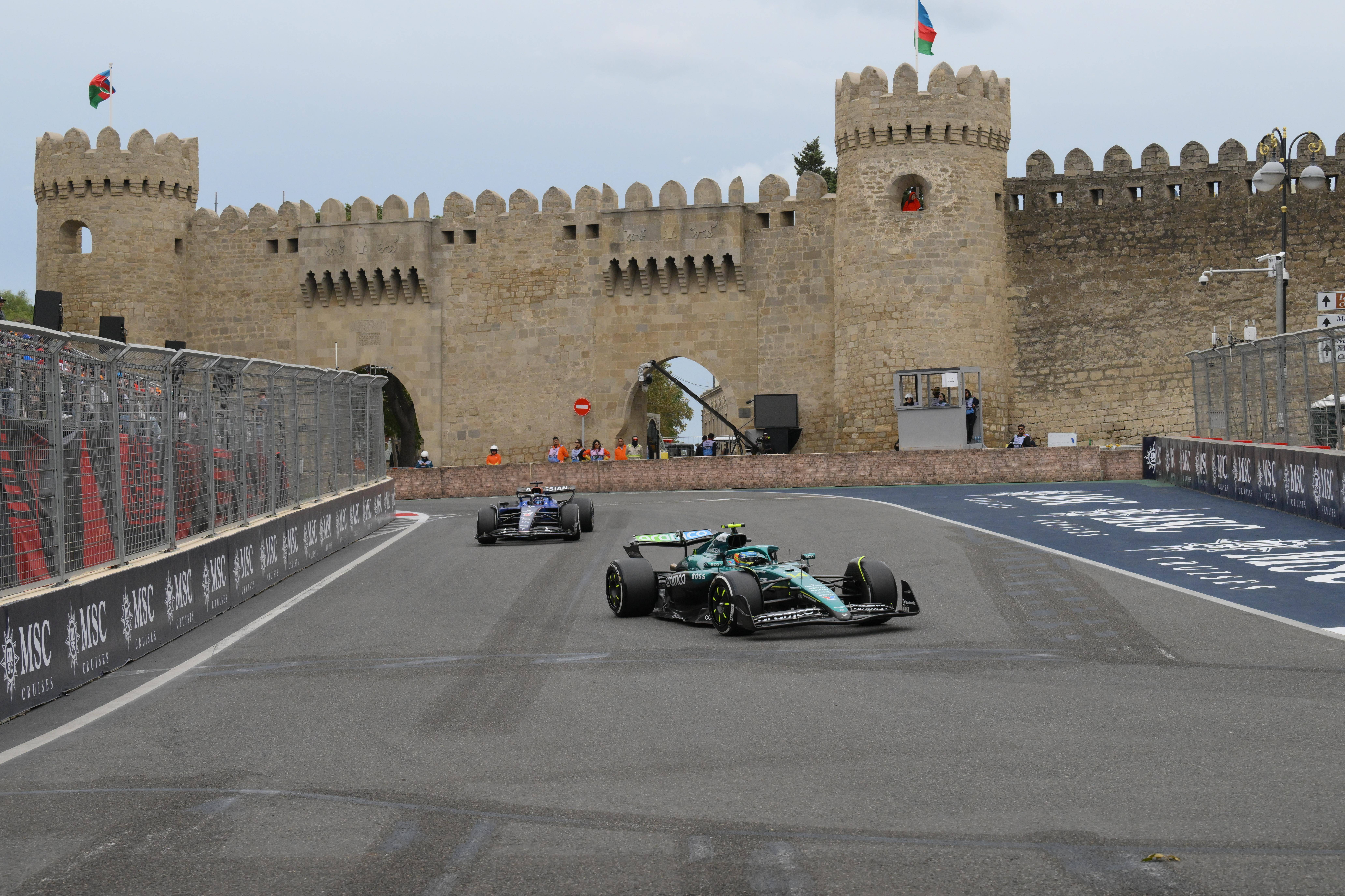 红牛车队逆转迈凯伦，阿隆索关键制胜