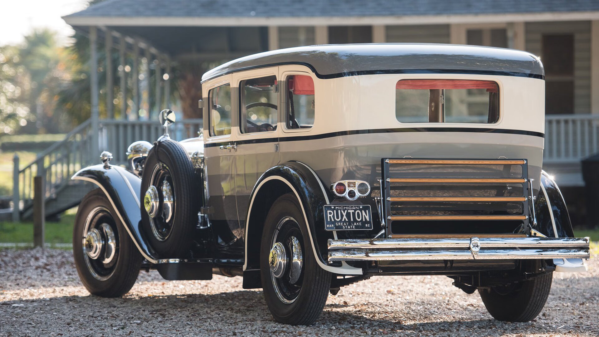 跨时空的篮球传奇,活塞压哨绝杀浙江队与马克西抢七接管比赛的双重震撼