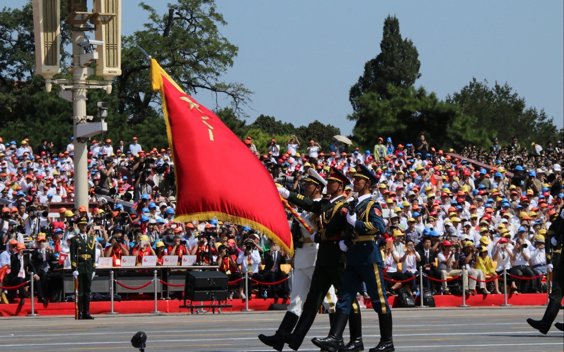 开云体育登录-跨联赛巅峰对决，深圳队防守铁壁锁死鹈鹕，欧文关键先生定胜负